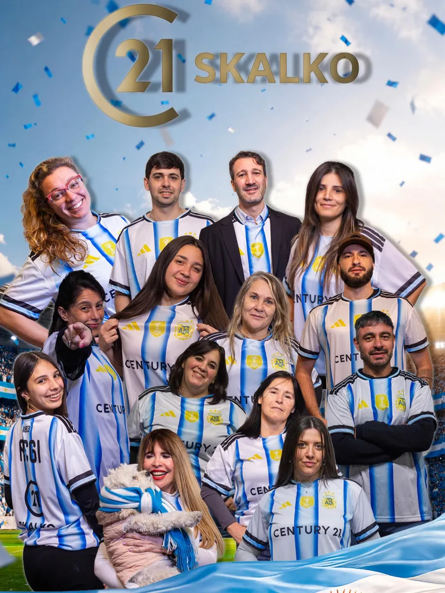 El equipo de Century 21 Skalko con las camisetas